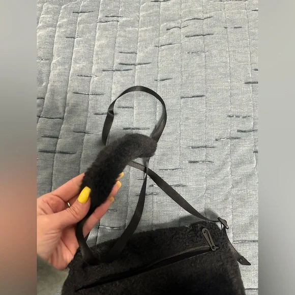 Nike Black and Cream Faux Fur Shoulder Bag - Picture 9 of 12